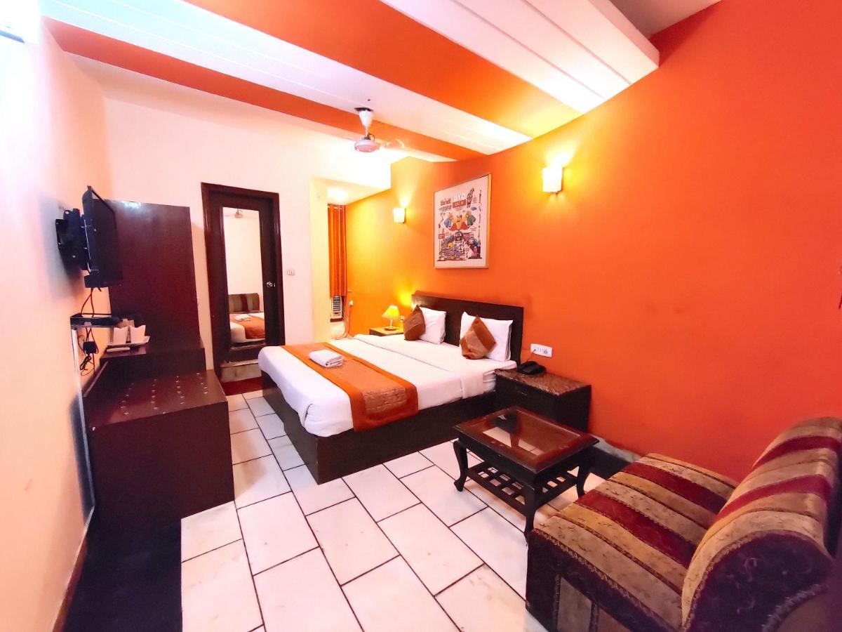 ניו דלהי Hotel Unistar מראה חיצוני תמונה