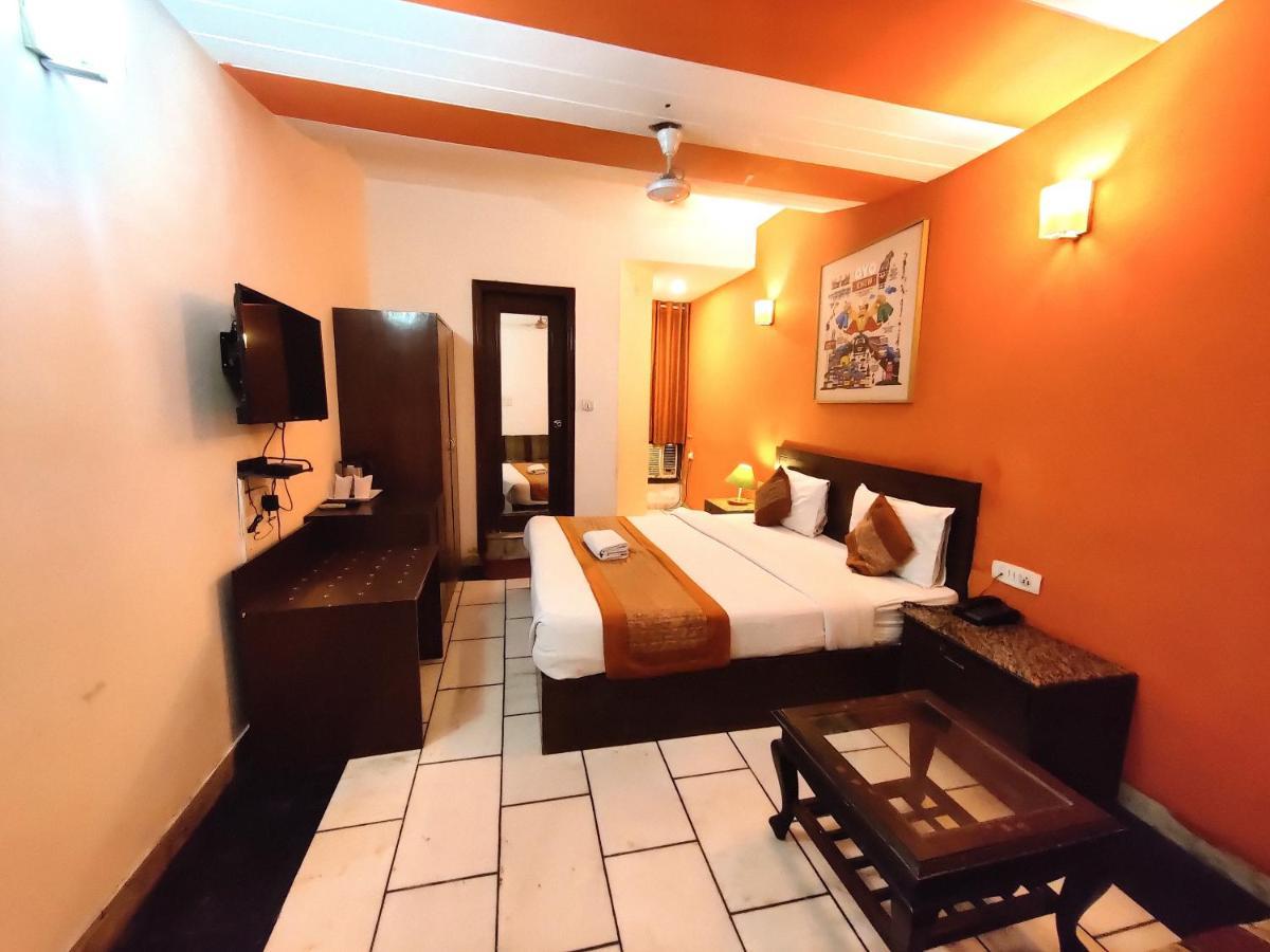 ניו דלהי Hotel Unistar מראה חיצוני תמונה