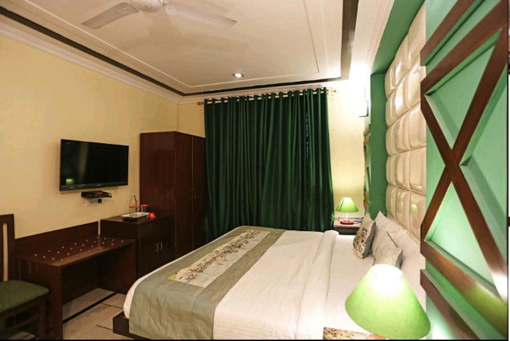 ניו דלהי Hotel Unistar מראה חיצוני תמונה