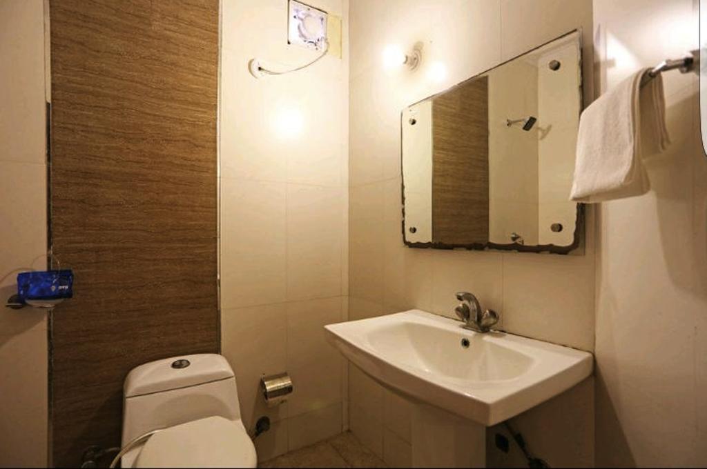 ניו דלהי Hotel Unistar מראה חיצוני תמונה