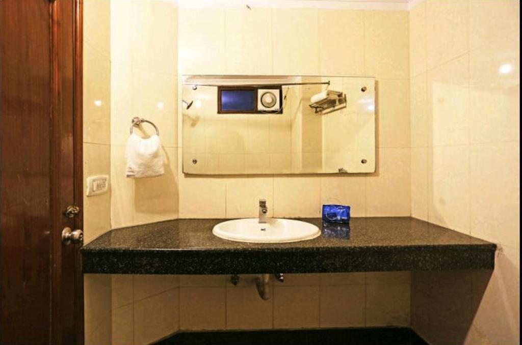 ניו דלהי Hotel Unistar מראה חיצוני תמונה