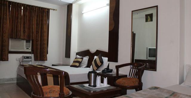ניו דלהי Hotel Unistar מראה חיצוני תמונה