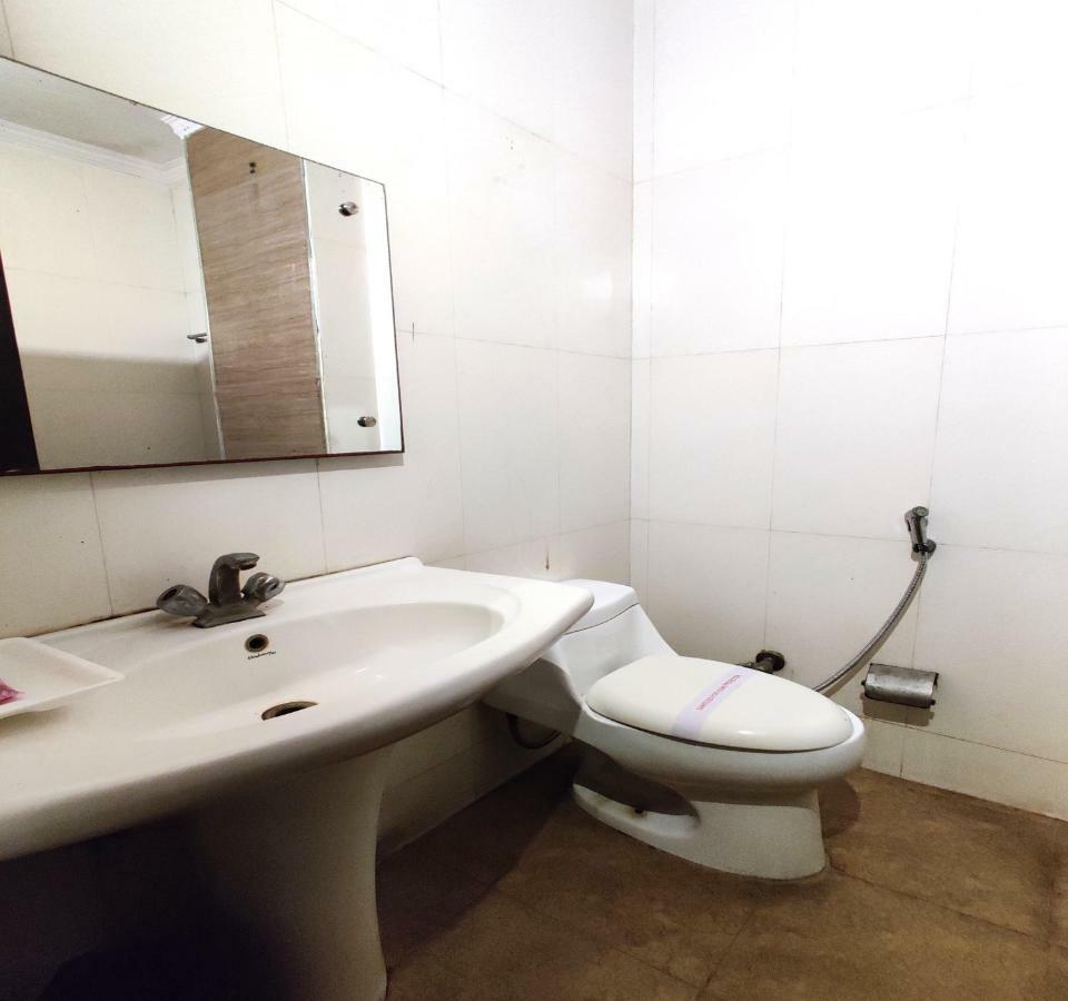 ניו דלהי Hotel Unistar מראה חיצוני תמונה