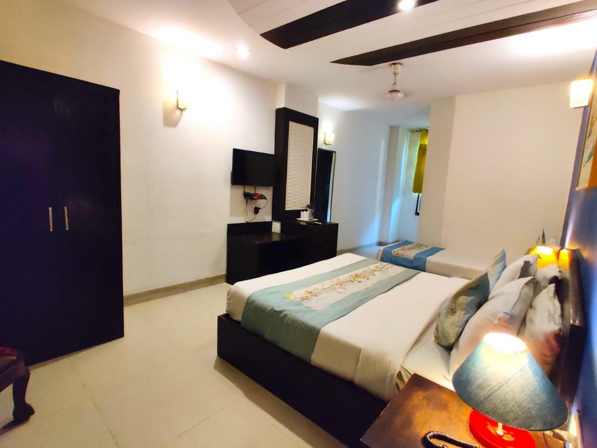 ניו דלהי Hotel Unistar מראה חיצוני תמונה