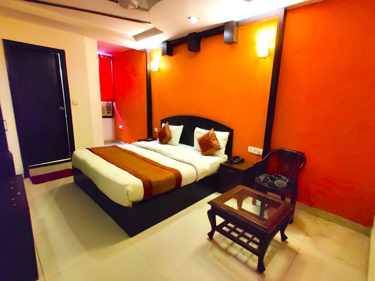 ניו דלהי Hotel Unistar מראה חיצוני תמונה