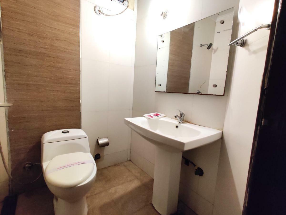 ניו דלהי Hotel Unistar מראה חיצוני תמונה
